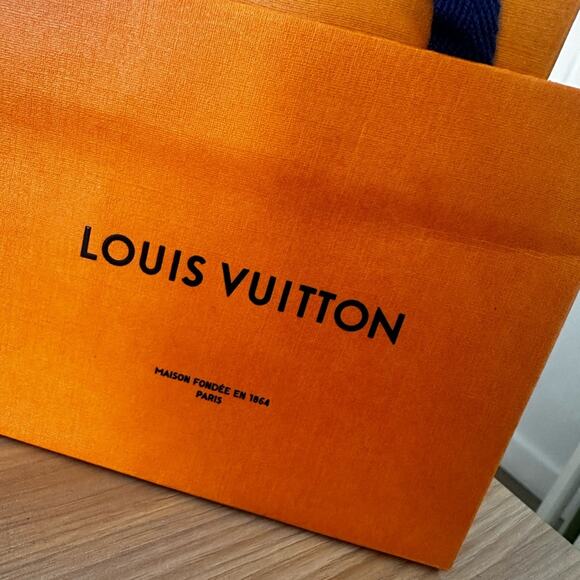 Authentic Louis Vuitton Graphite Key Pouch | new never used | 100% authentic - Picture 8 of 13